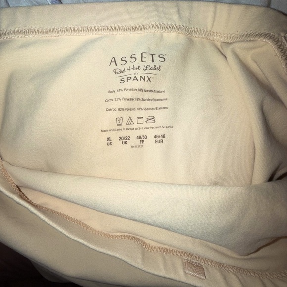 Spanx Assets Red Hot Nude Sleek Slimmers Strapless Slip 2253 NWT includes straps - Picture 8 of 8